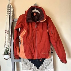 Patagonia hooded winter ski jacket